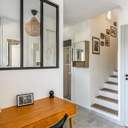 Charming 1-bedroom With Terrace And Communal Pool - - Welkeys Apartment Gassin